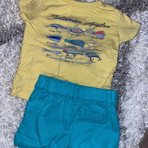 Crown and ivy bundle euc 3months - 2 tops 2 shorts - Picture 2 of 5